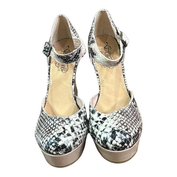 Unlisted Kenneth Cole Women's Full Circle Snake Skin Pattern Pumps Size 6.5 - Picture 3 of 10